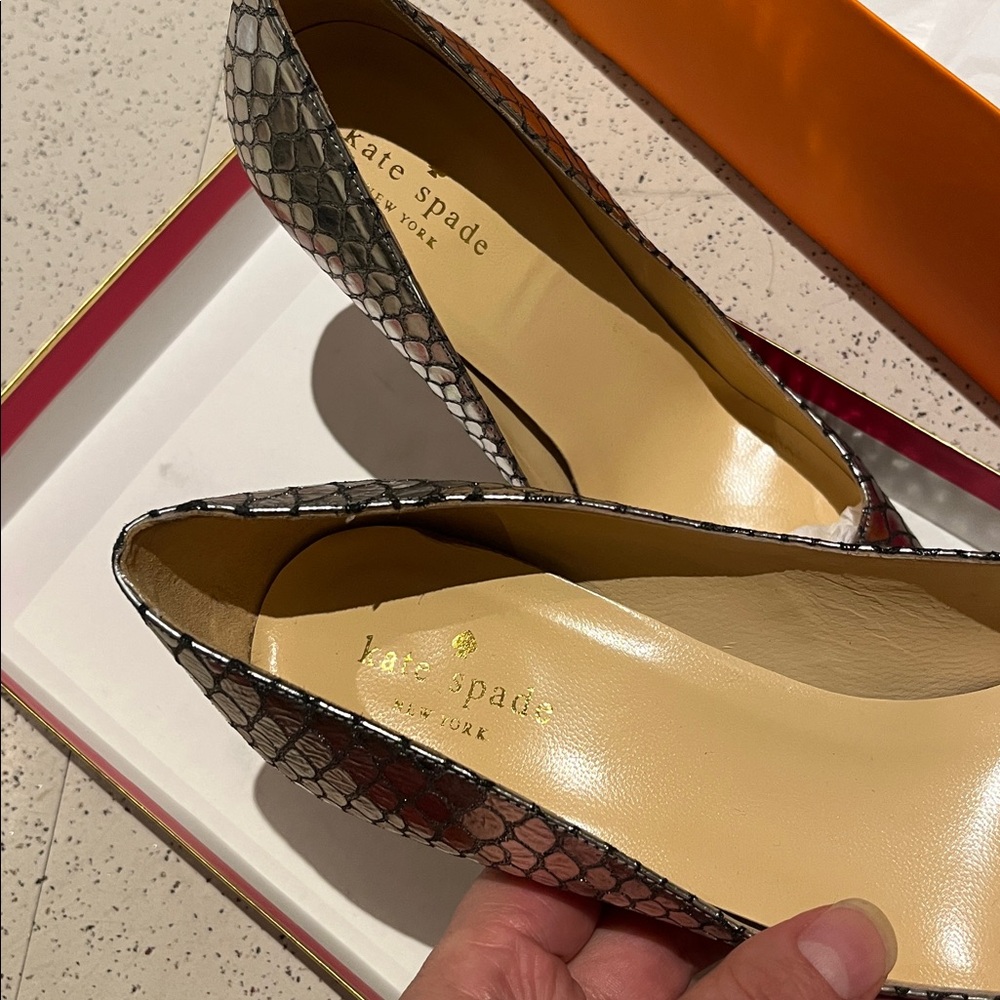 Kate Spade New York Lollipop Pumps-Pewter-made in Italy Metallic Silver Heels- 9 - Picture 3 of 15